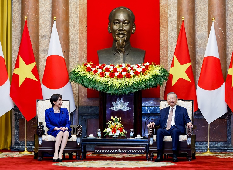 日本首相访问越南