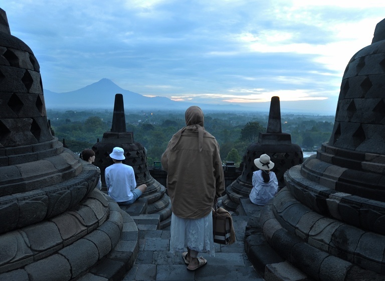 印尼婆罗浮屠寺新年日出