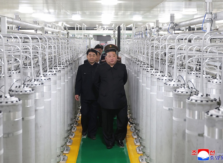 金正恩视察新核设施