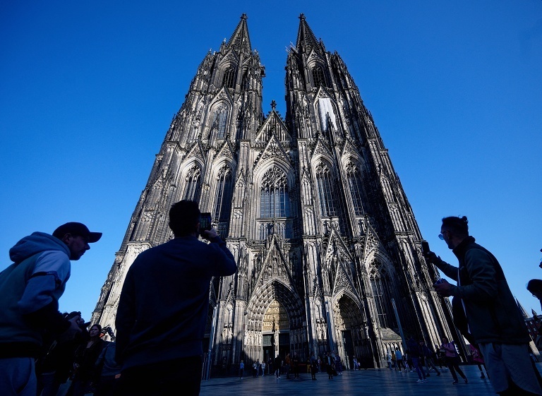 科隆大教堂拟向游客收费