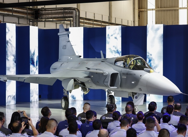 巴西首架国产超音速战机