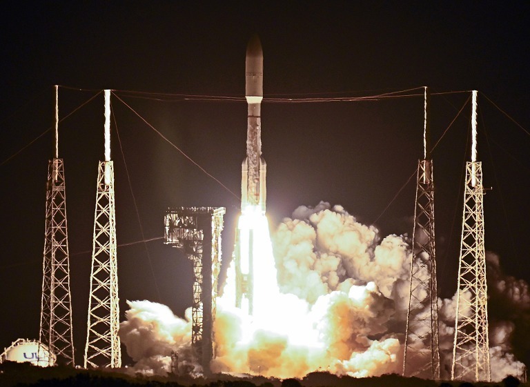 宇宙神5号火箭发射通信卫星