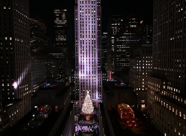 洛克菲勒圣诞树亮灯