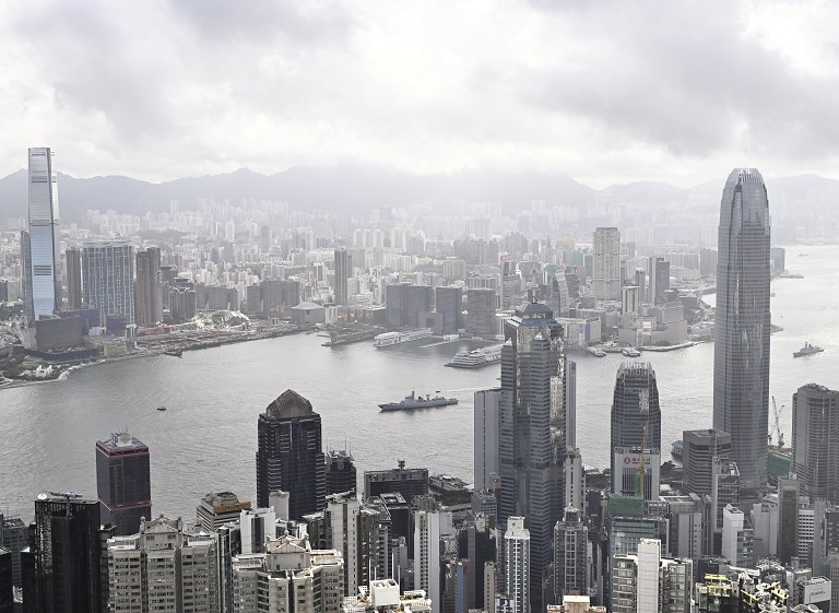 中国解放军舰艇编队访问香港