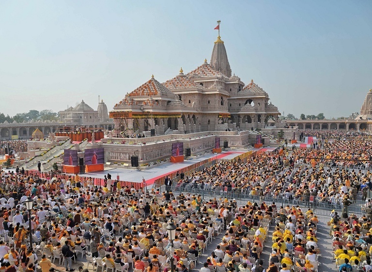 印度总理为罗摩神庙升旗