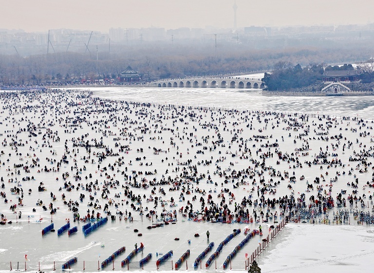 北京颐和园昆明湖冰场