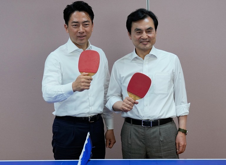 日韩防长横须贺会晤