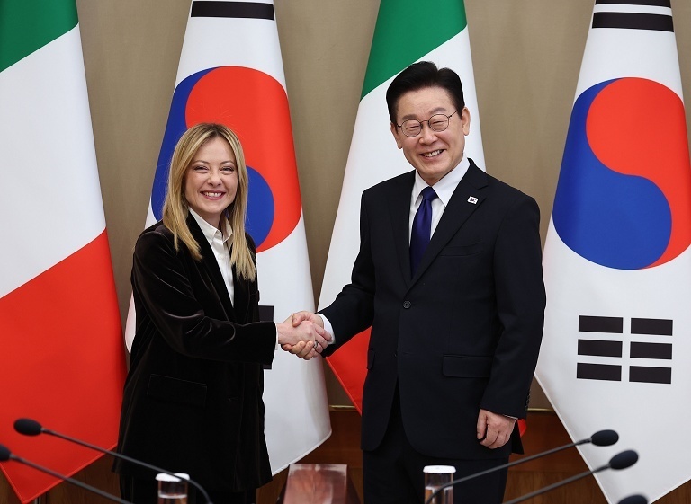 意大利总理访问韩国