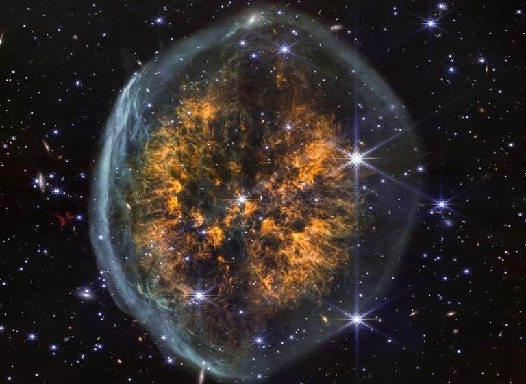 JWST 观测船帆座星云