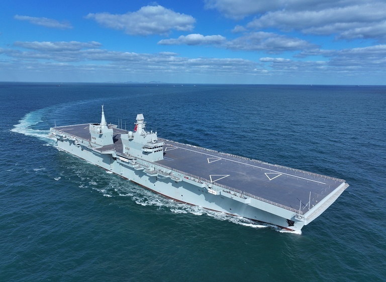 四川舰完成首次海试