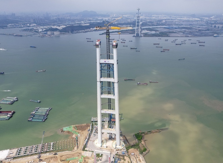粤港澳狮子洋大桥封顶