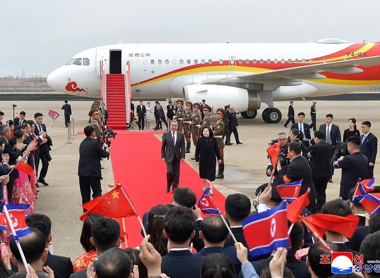 中国外长访问朝鲜