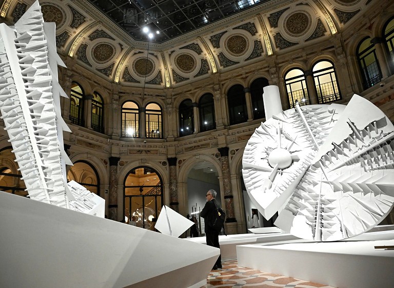 米兰波莫多罗回顾展