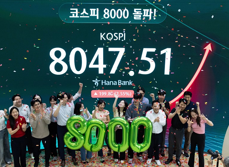 韩综指数突破8400点
