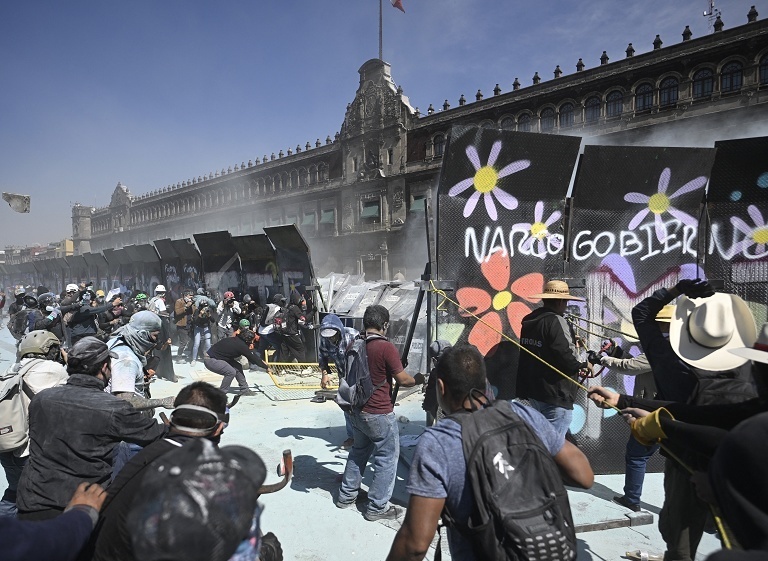 墨西哥爆发反政府示威