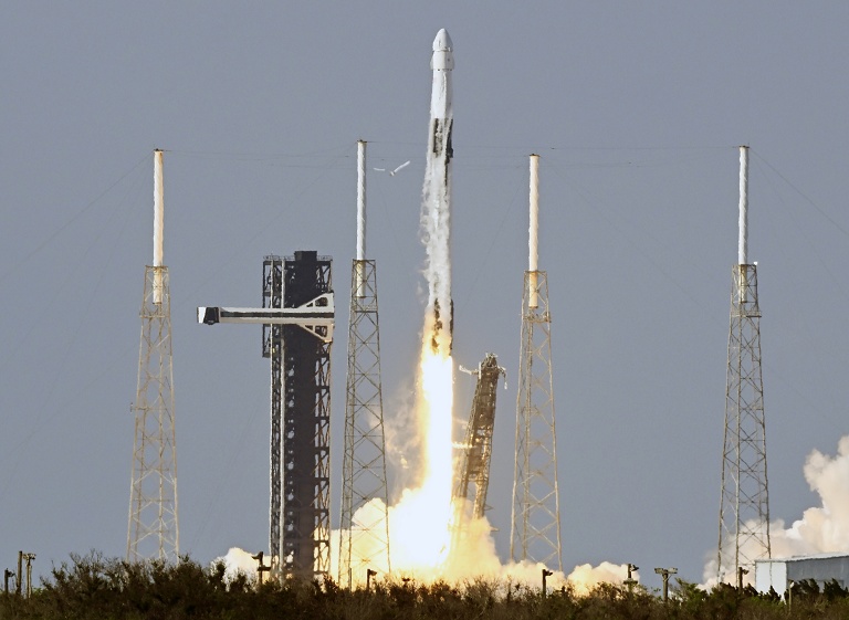 SpaceX 发射货运龙飞船