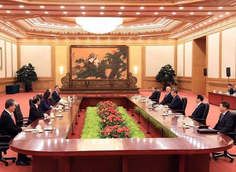 习近平会见郑丽文