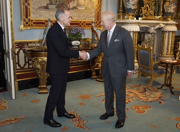 加拿大总理访问英国