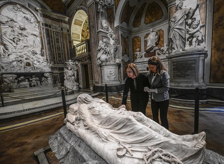 意大利《蒙纱的基督》触摸导览