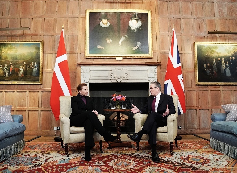 丹麦首相重申主权不妥协