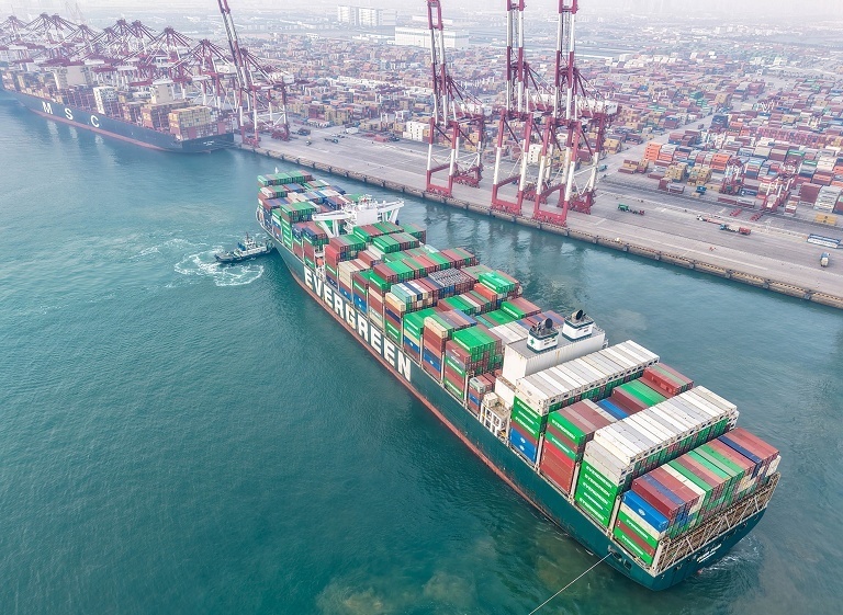 中国贸易顺差破1万亿美元