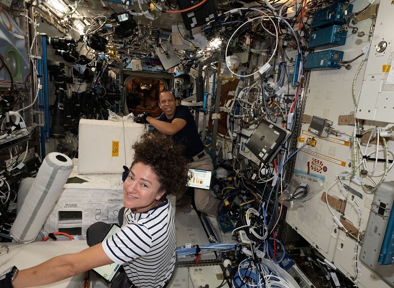 货运龙飞船返回地球