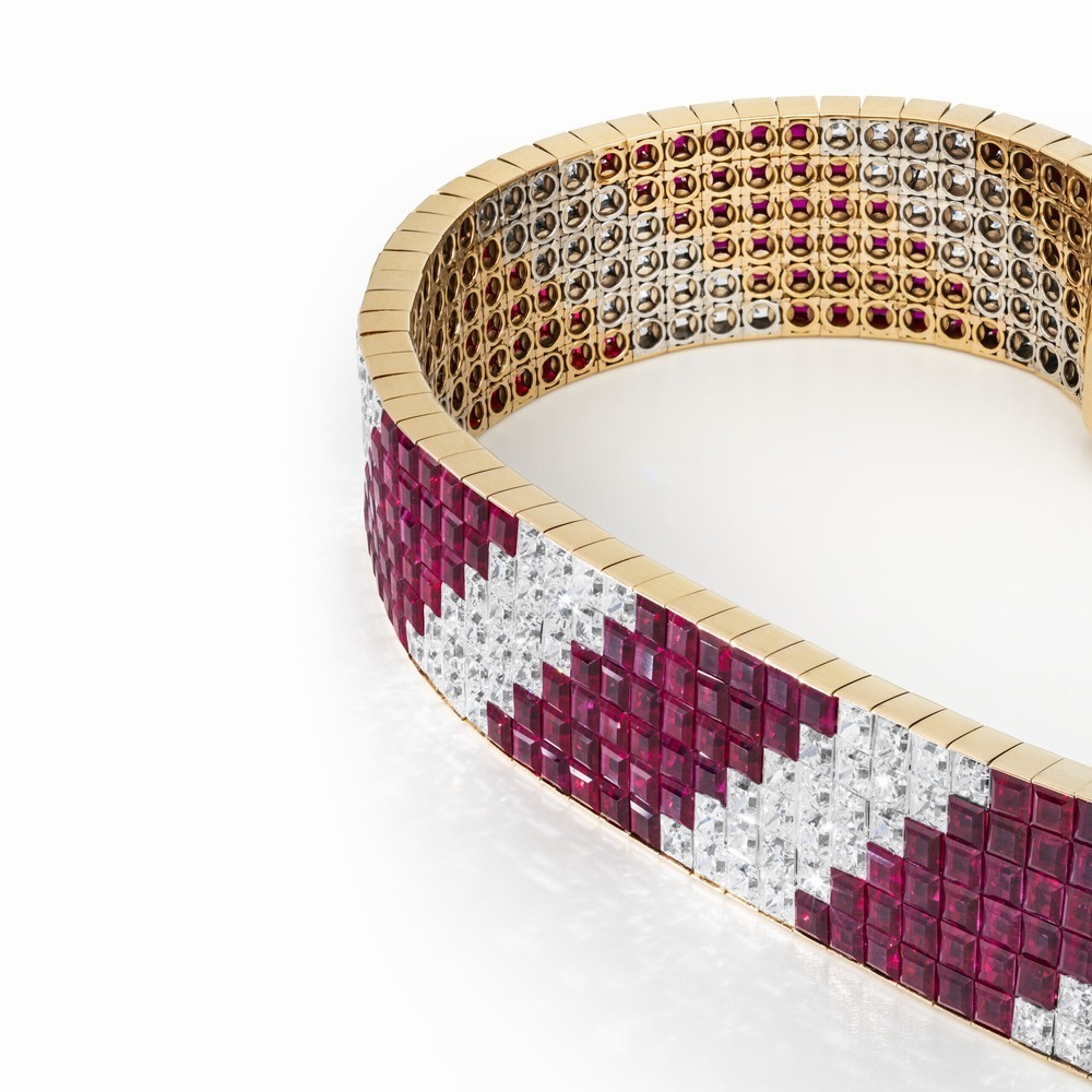 61ct艳彩蓝钻「bleu royal」以4380万美元成交 | idaily jewelry