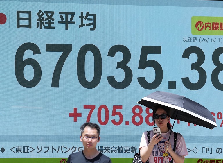 日经指数突破67000点