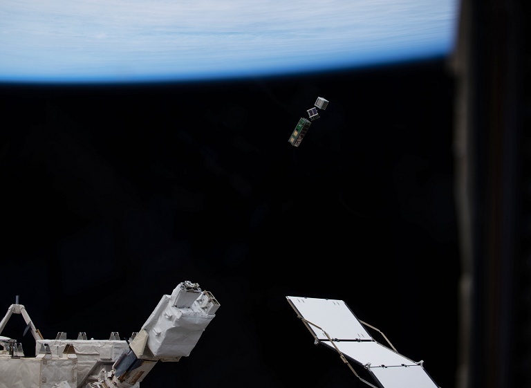 国际空间站部署立方卫星