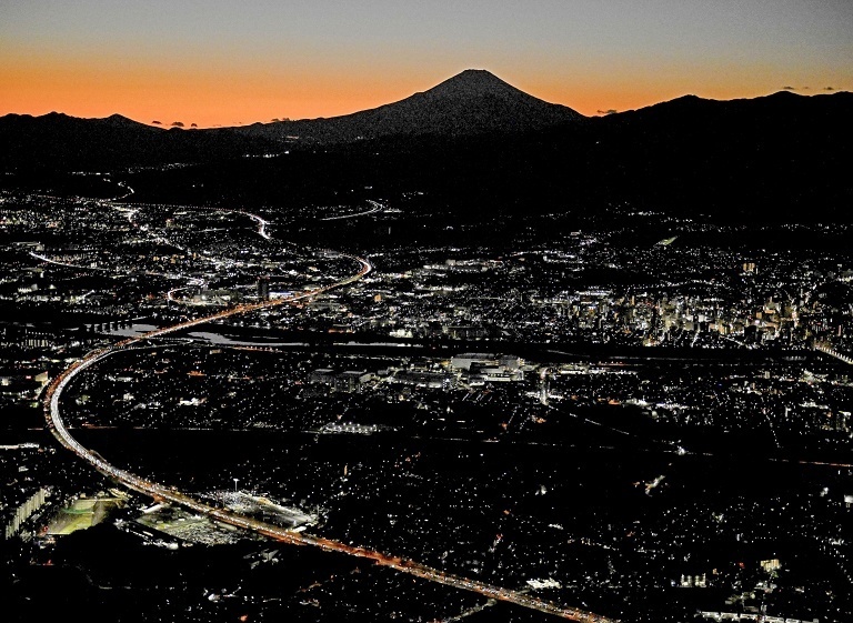 美日元首新年通话
