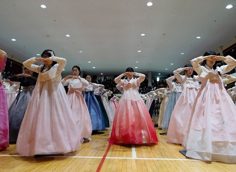 韩国女子高中成人仪式