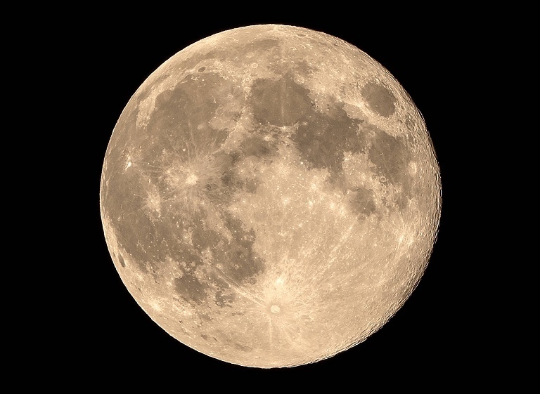 2026年首个超级月亮