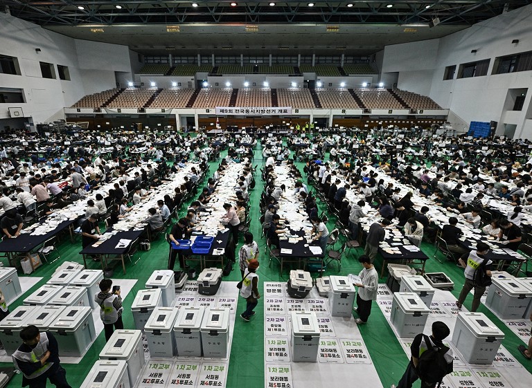 韩国地方选举执政党大胜