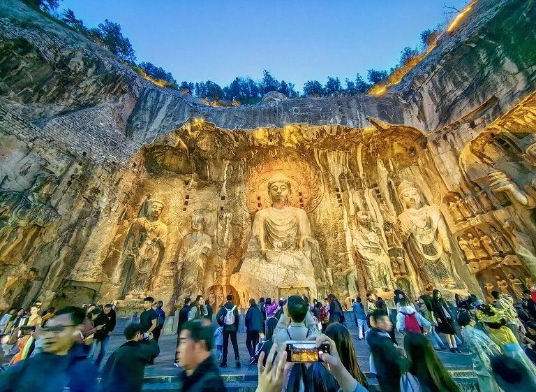 龙门石窟开放夜间游览