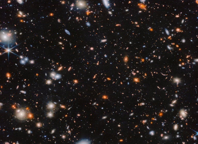 早期宇宙黑洞新发现