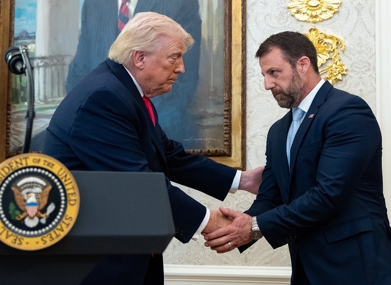 美国新国土安全部长就职