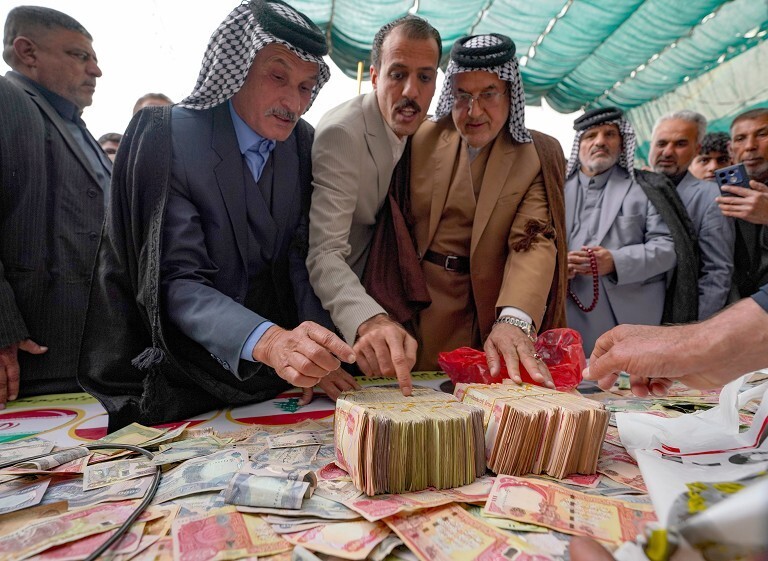 伊拉克民众捐款支持伊朗