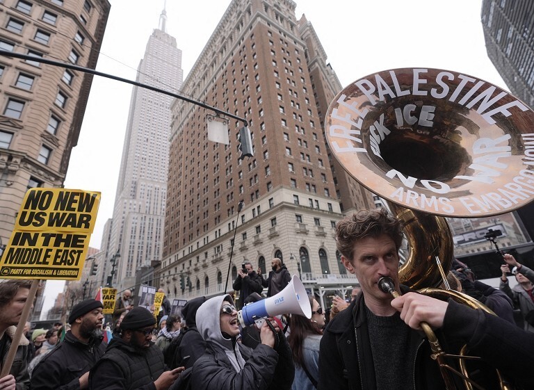 纽约爆发反战游行