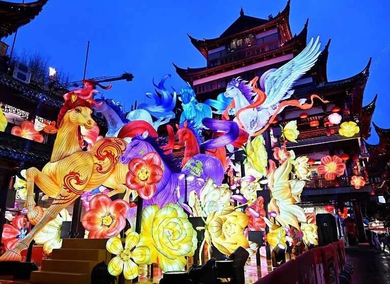 上海豫园新春灯会亮灯