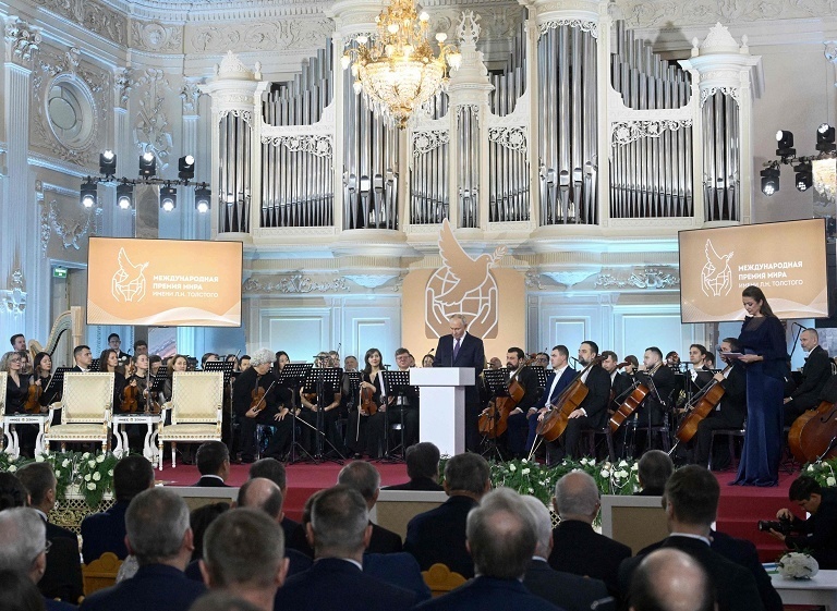 普京颁发托尔斯泰和平奖