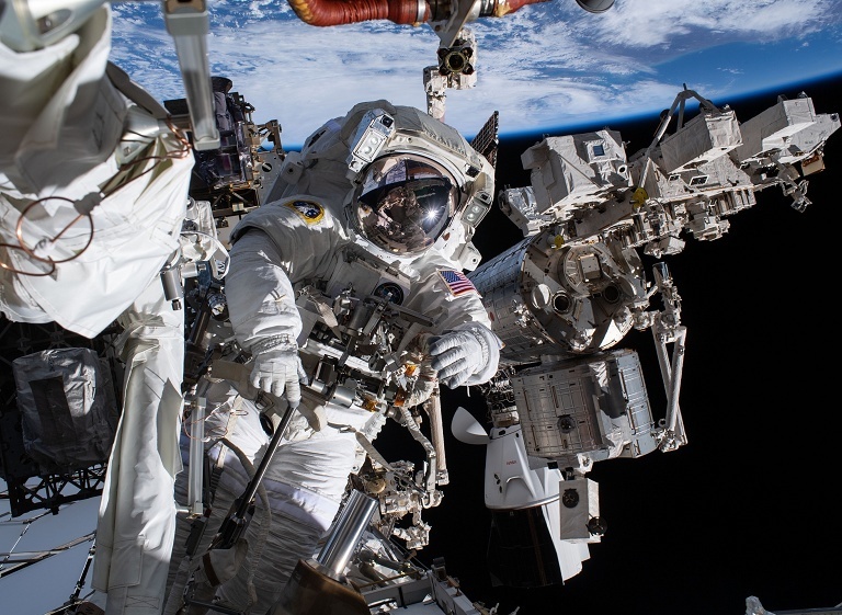 美国宇航员太空行走