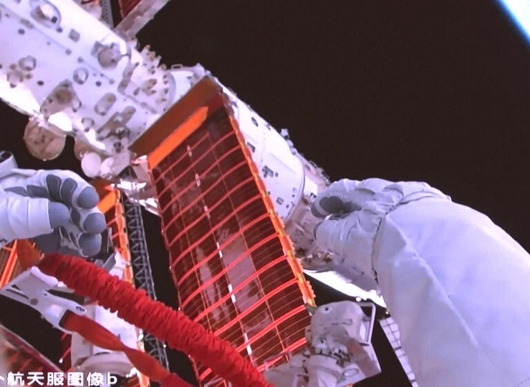 神舟二十一号航天员太空行走