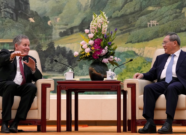 美国参议员代表团访华