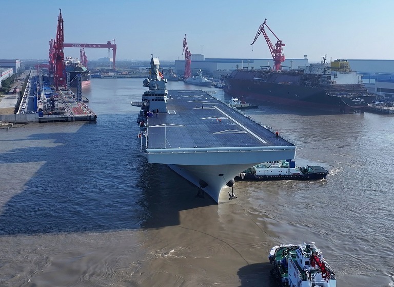 中国「四川舰」开启海试