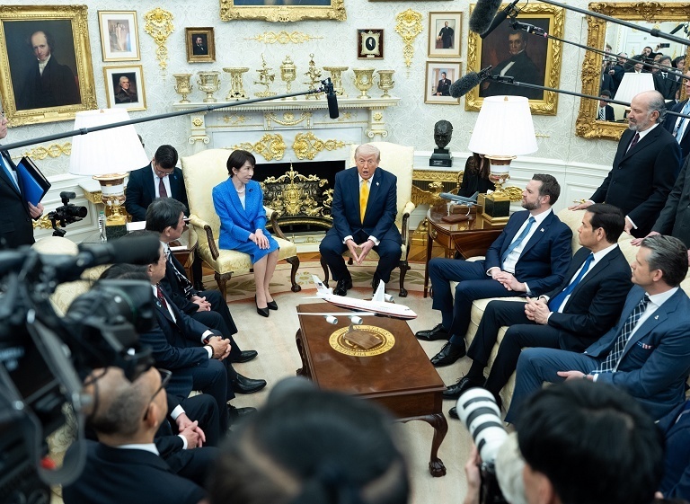 日本首相访问美国