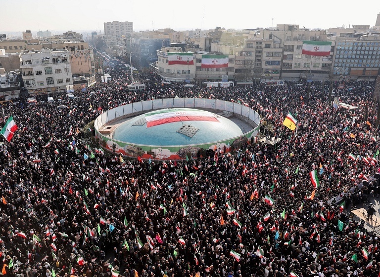 伊朗民众集会谴责骚乱