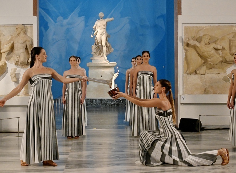 米兰冬奥会火炬点燃