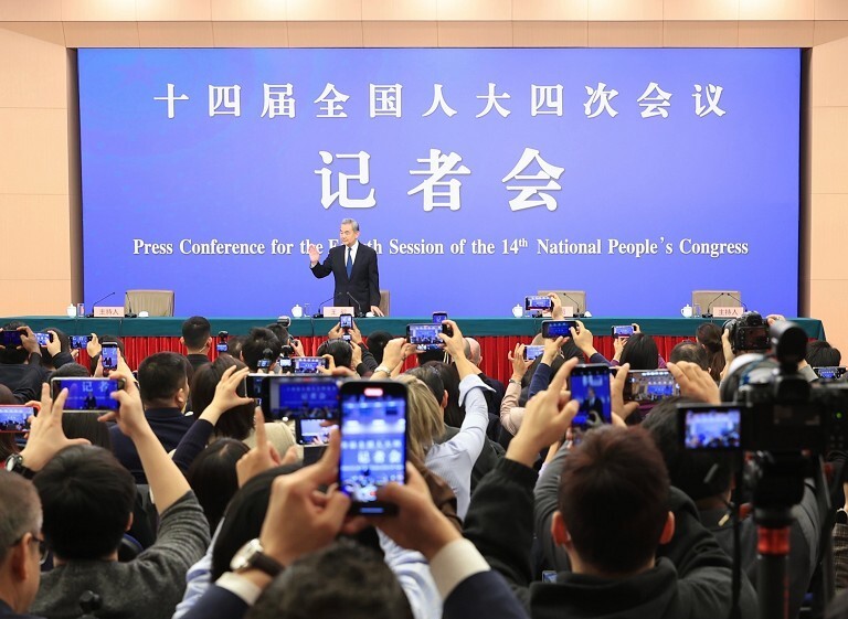 中国两会外长记者会