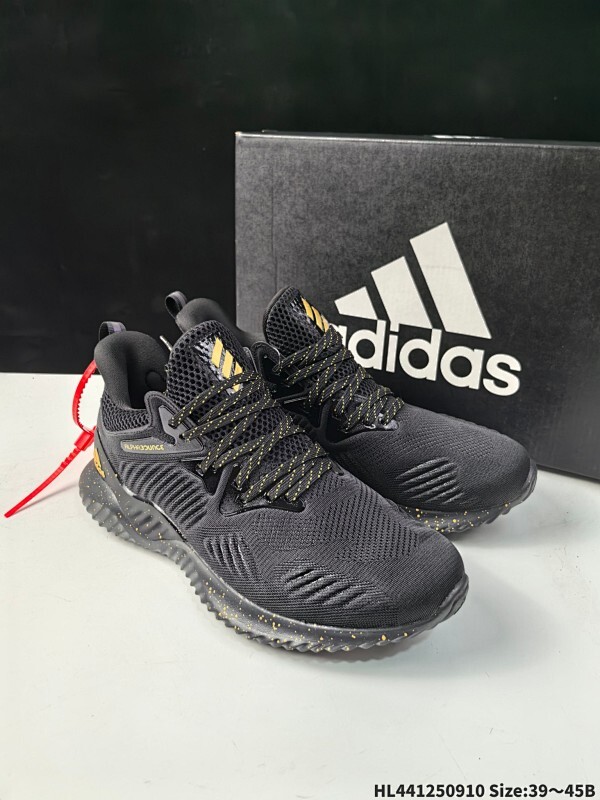 阿迪达斯Adidas Alphabounce Beyond m阿尔法鞋面采用Forged Mesh 热融合多层绒布与弹力防水层相结合