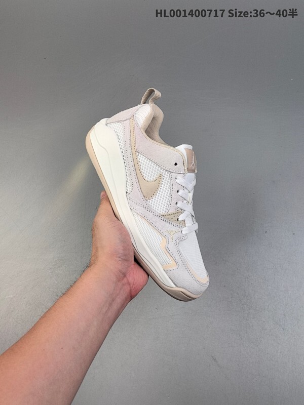 真标带半码 Air Jordan CMFT Era 低帮 灰白黄 乔丹篮球鞋系列 舒适简约百搭耐磨低邦生活休闲鞋 鞋身整体采用双层白色网眼设计